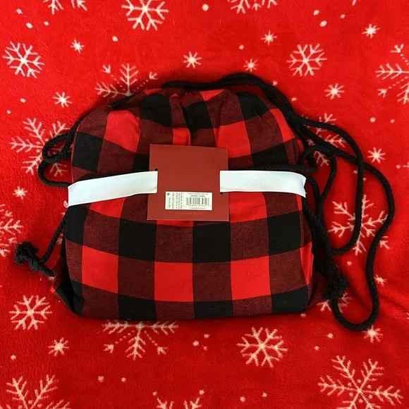 Pajama Set Plush Sweatshirt, flannel shorts and matching bag Size M - Picture 2 of 2